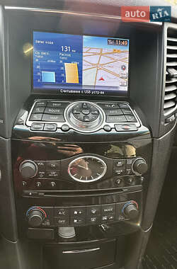 Внедорожник / Кроссовер Infiniti FX 37 2011 в 