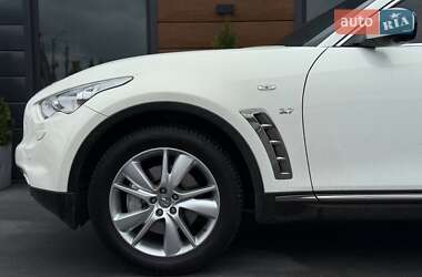 Внедорожник / Кроссовер Infiniti FX 37 2013 в 