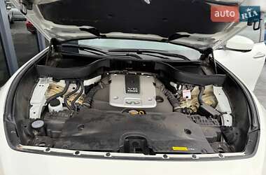 Внедорожник / Кроссовер Infiniti FX 37 2013 в 