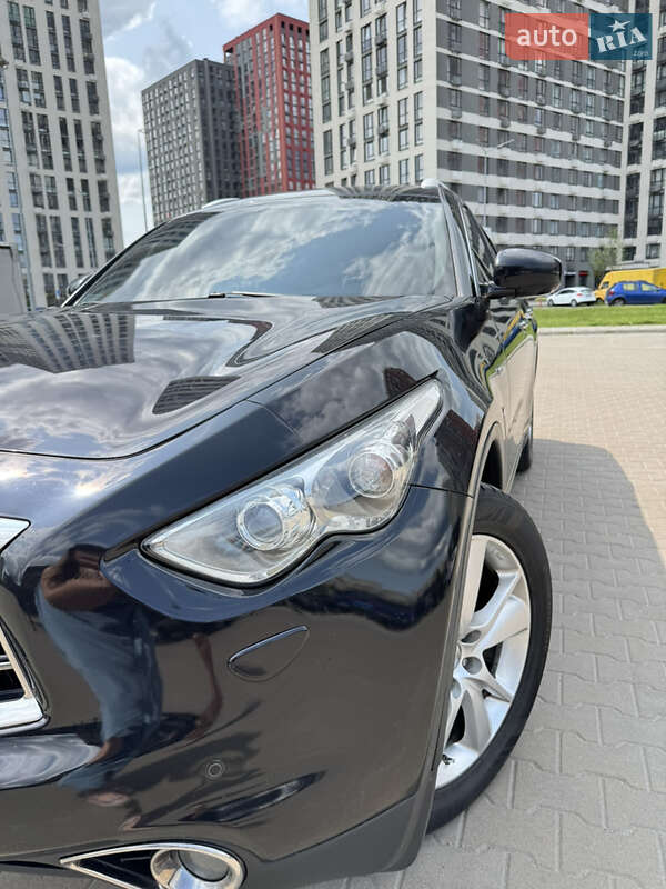 Позашляховик / Кросовер Infiniti FX 37 2012 в Києві