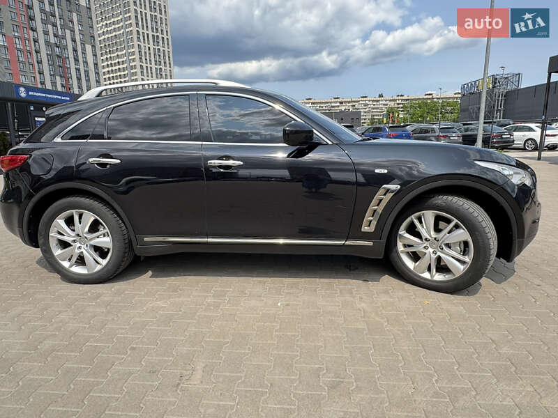 Позашляховик / Кросовер Infiniti FX 37 2012 в Києві