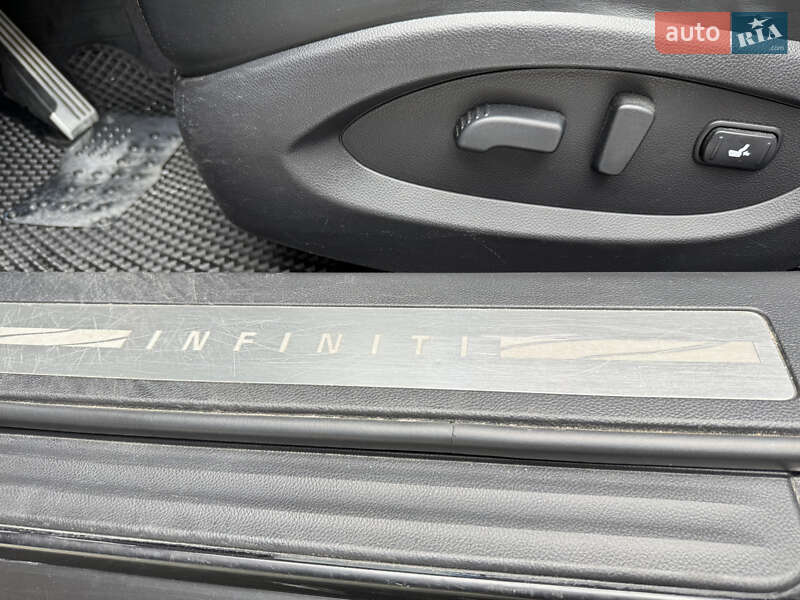 Позашляховик / Кросовер Infiniti FX 37 2012 в Києві