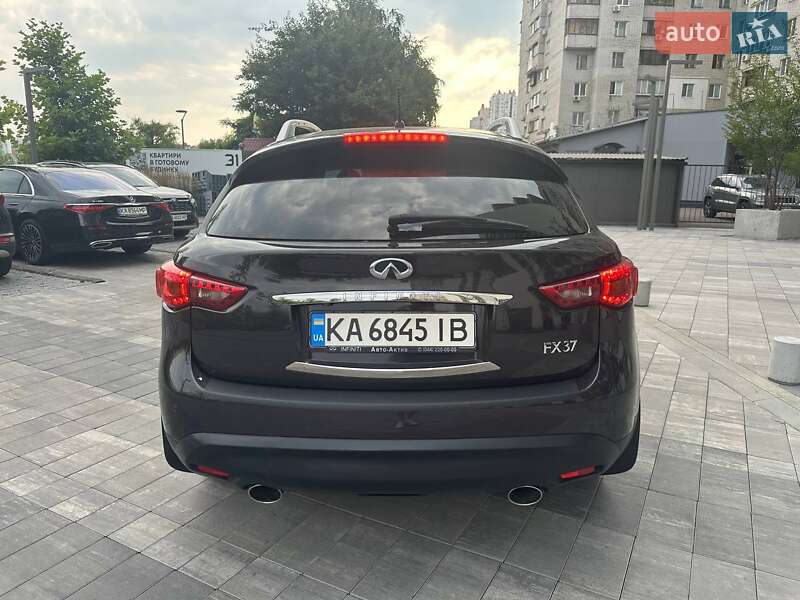 Позашляховик / Кросовер Infiniti FX 37 2011 в Києві