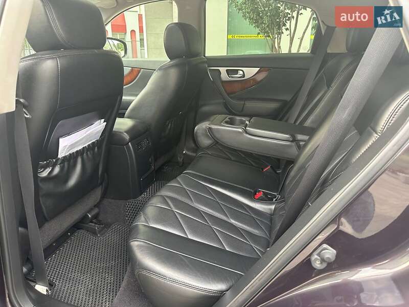 Позашляховик / Кросовер Infiniti FX 37 2011 в Києві