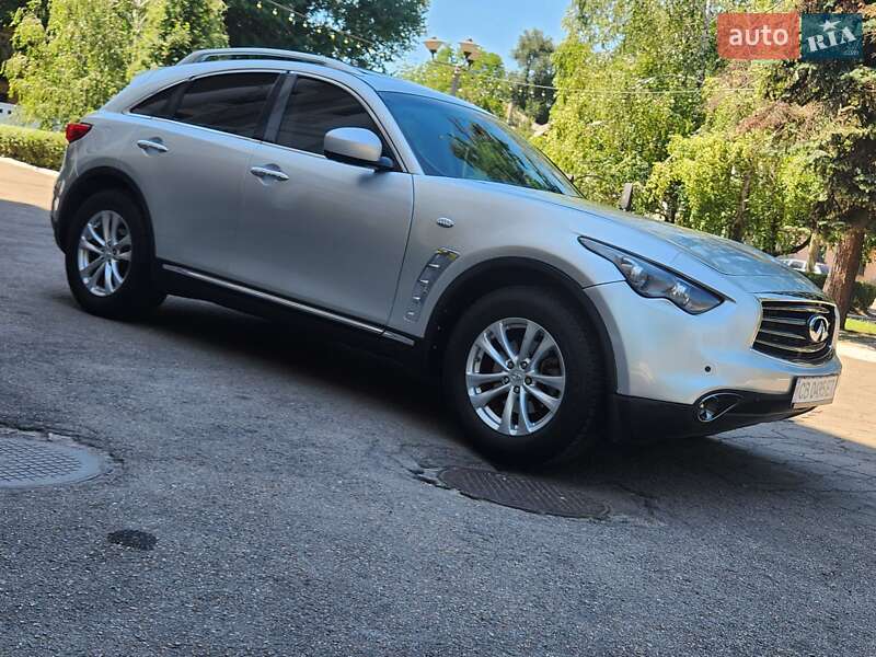 Внедорожник / Кроссовер Infiniti FX 37 2013 в Каменском