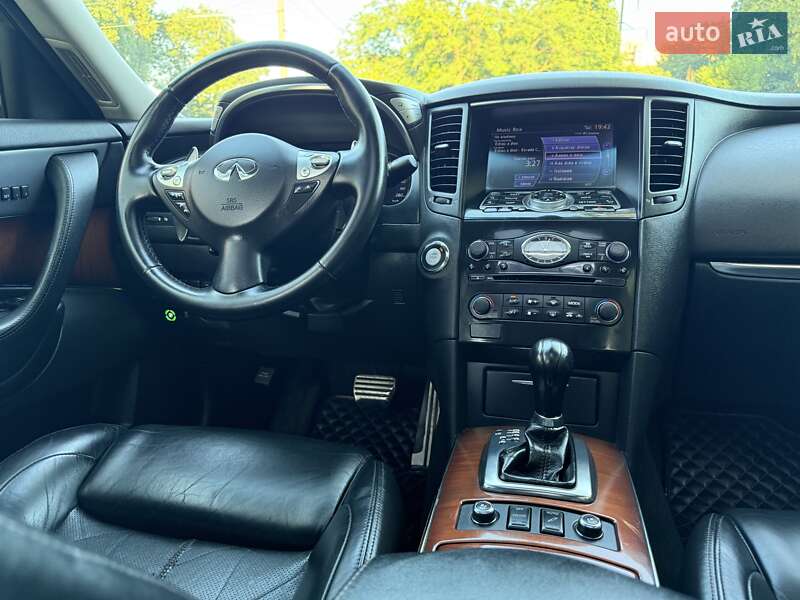 Внедорожник / Кроссовер Infiniti FX 37 2012 в Одессе