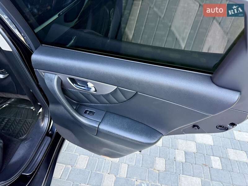 Внедорожник / Кроссовер Infiniti FX 37 2012 в Одессе