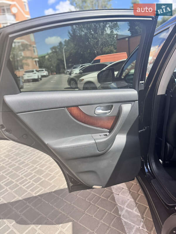 Внедорожник / Кроссовер Infiniti FX 37 2012 в Одессе