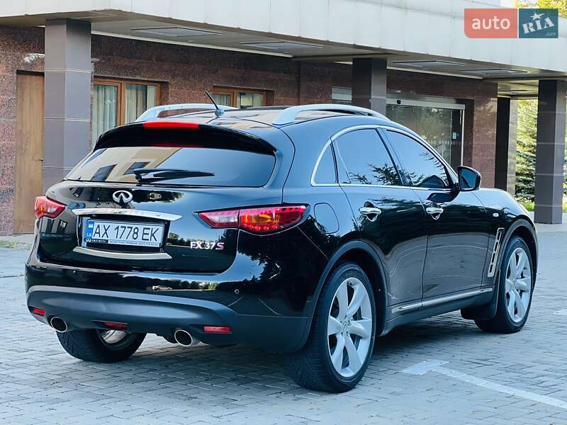 Внедорожник / Кроссовер Infiniti FX 37 2011 в Харькове