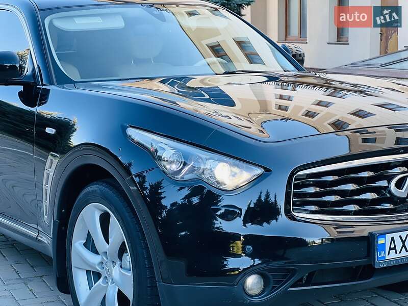 Внедорожник / Кроссовер Infiniti FX 37 2011 в Харькове