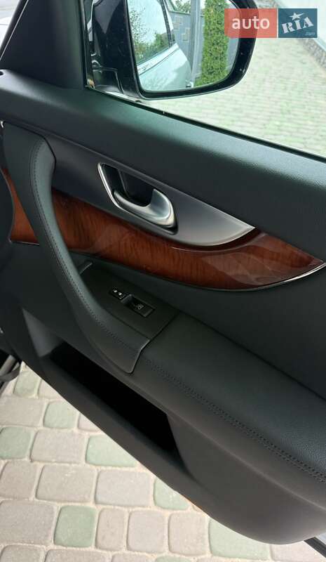 Внедорожник / Кроссовер Infiniti FX 37 2010 в Черкассах