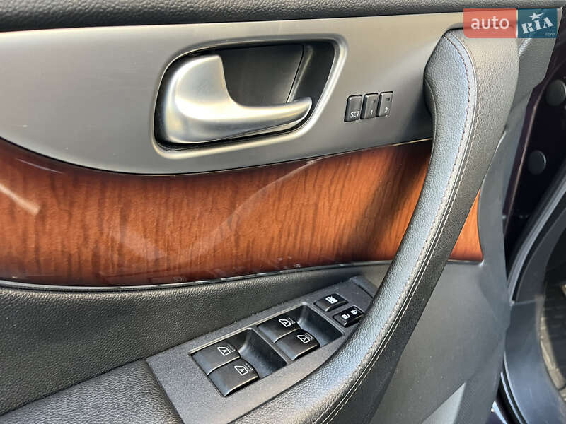 Внедорожник / Кроссовер Infiniti FX 37 2011 в Чернигове фото 29 Внедорожник / Кроссовер Infiniti FX 37 2011 в Чернигове