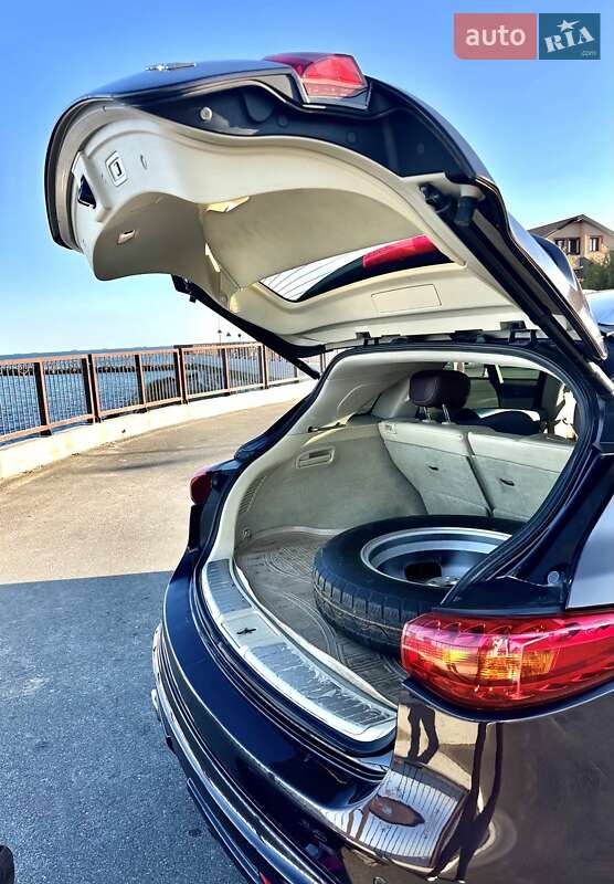 Позашляховик / Кросовер Infiniti FX 37 2013 в Ізмаїлі