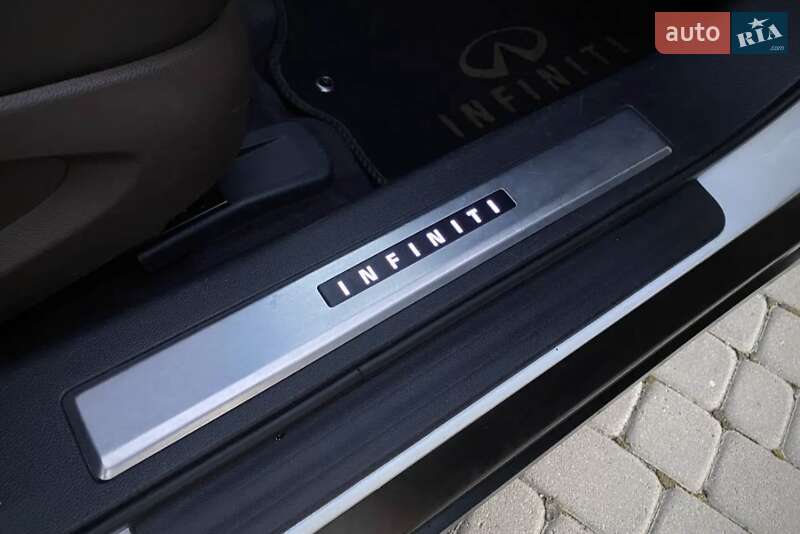 Позашляховик / Кросовер Infiniti FX 37 2013 в Львові