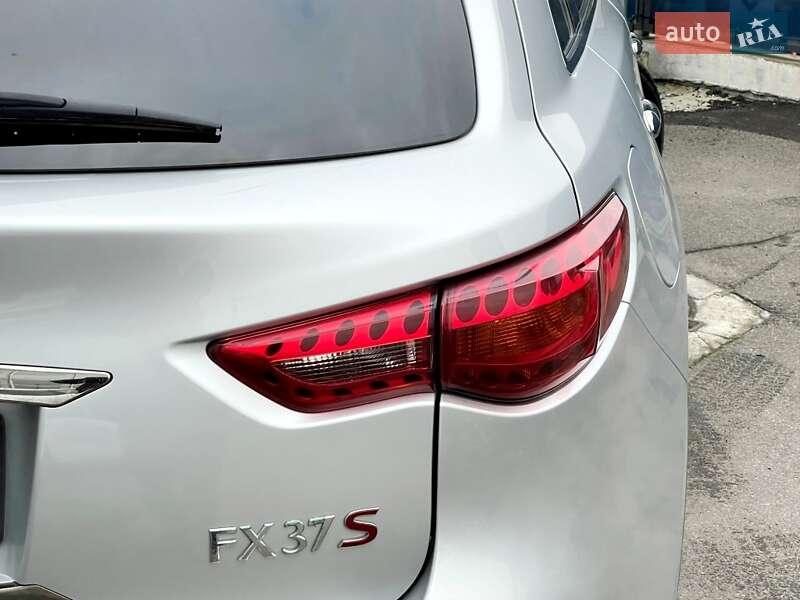 Внедорожник / Кроссовер Infiniti FX 37 2012 в Киеве