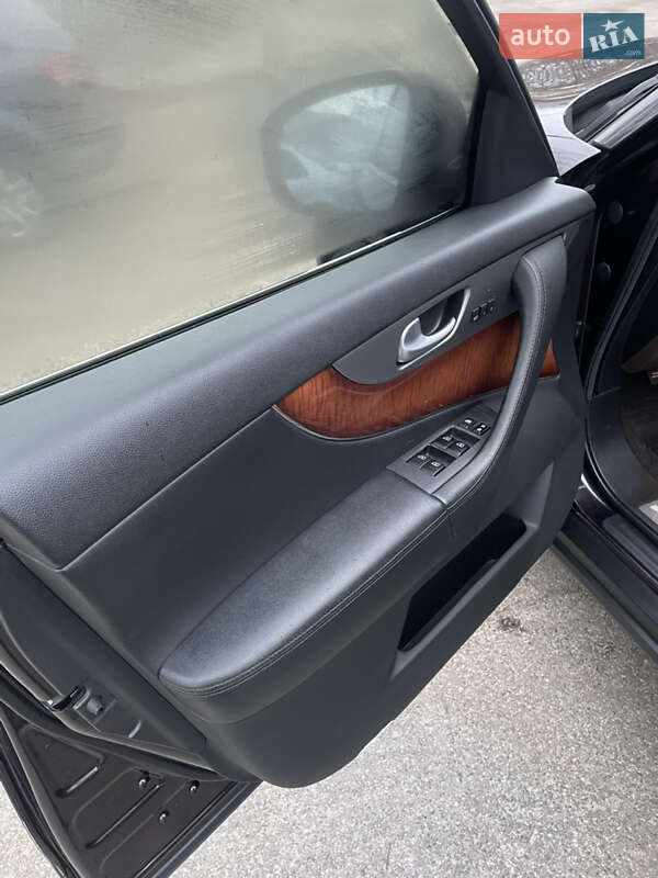 Позашляховик / Кросовер Infiniti FX 37 2011 в Чернігові