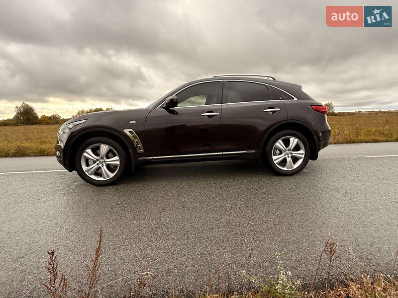 Позашляховик / Кросовер Infiniti FX 37 2010 в Чернігові