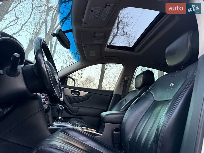 Внедорожник / Кроссовер Infiniti FX 37 2013 в Каменском