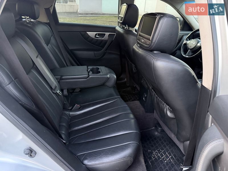 Внедорожник / Кроссовер Infiniti FX 37 2013 в Каменском