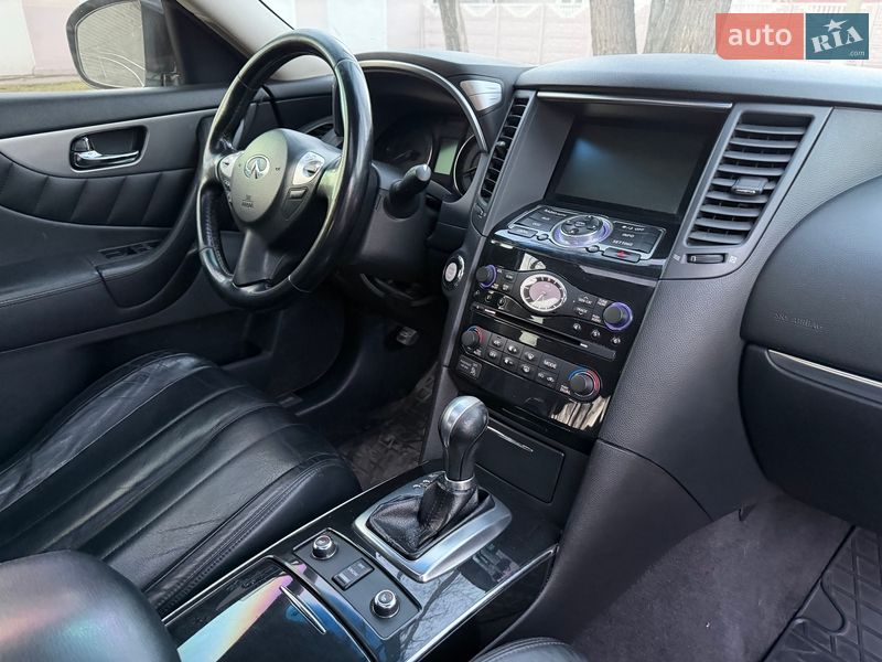 Внедорожник / Кроссовер Infiniti FX 37 2013 в Каменском