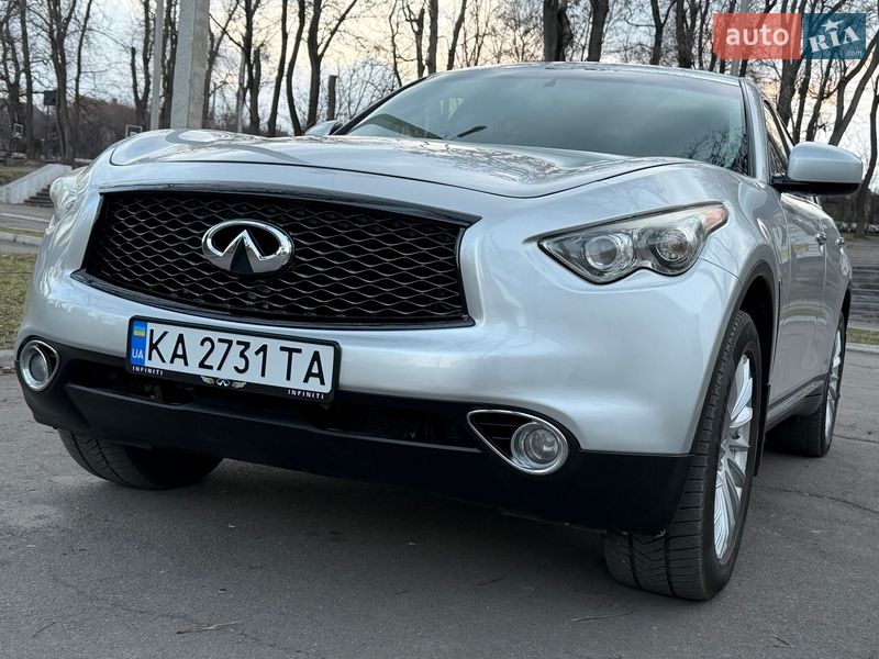 Внедорожник / Кроссовер Infiniti FX 37 2013 в Каменском