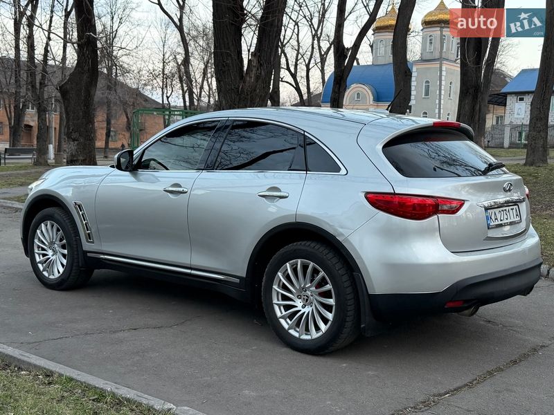 Внедорожник / Кроссовер Infiniti FX 37 2013 в Каменском