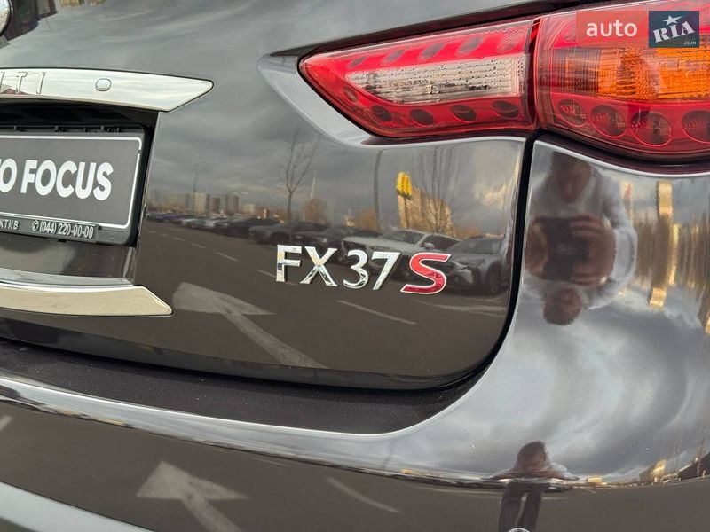 Внедорожник / Кроссовер Infiniti FX 37 2010 в Киеве