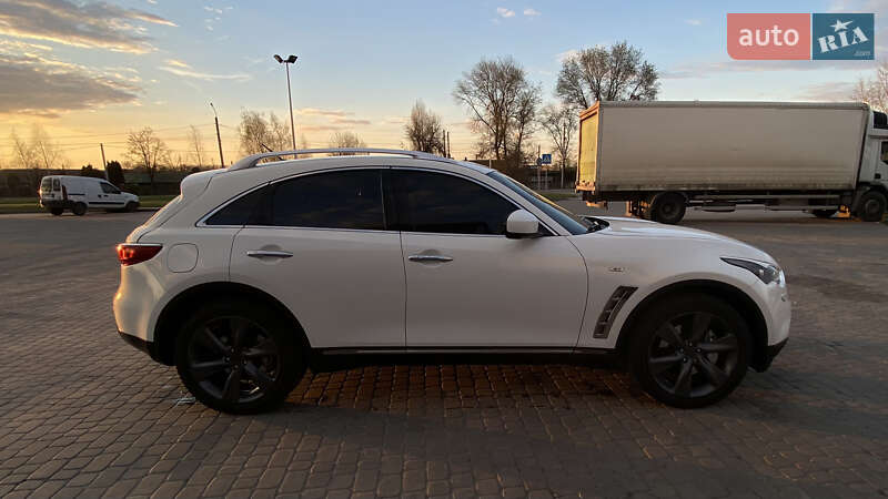 Внедорожник / Кроссовер Infiniti FX 50 2010 в Новомосковске