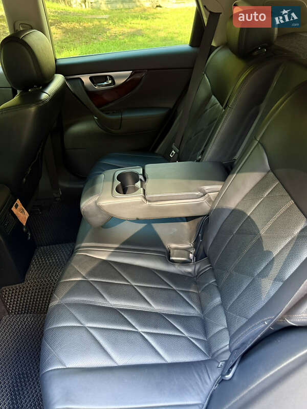 Позашляховик / Кросовер Infiniti FX 50 2008 в Краснограді