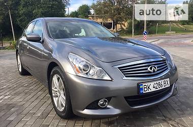 Седан Infiniti G25 2011 в Ровно