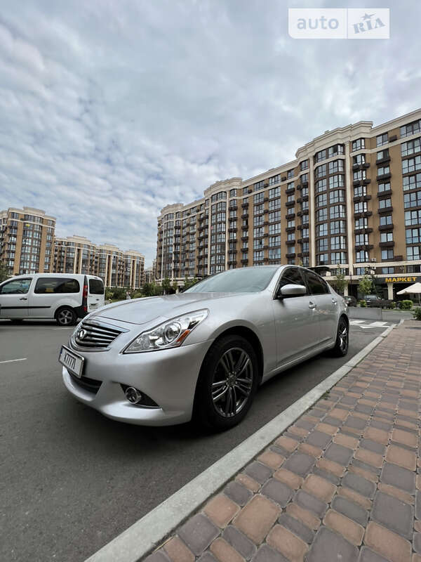 Седан Infiniti G25 2011 в Києві