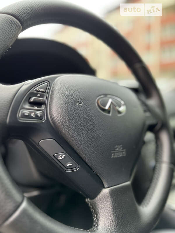 Седан Infiniti G25 2011 в Києві