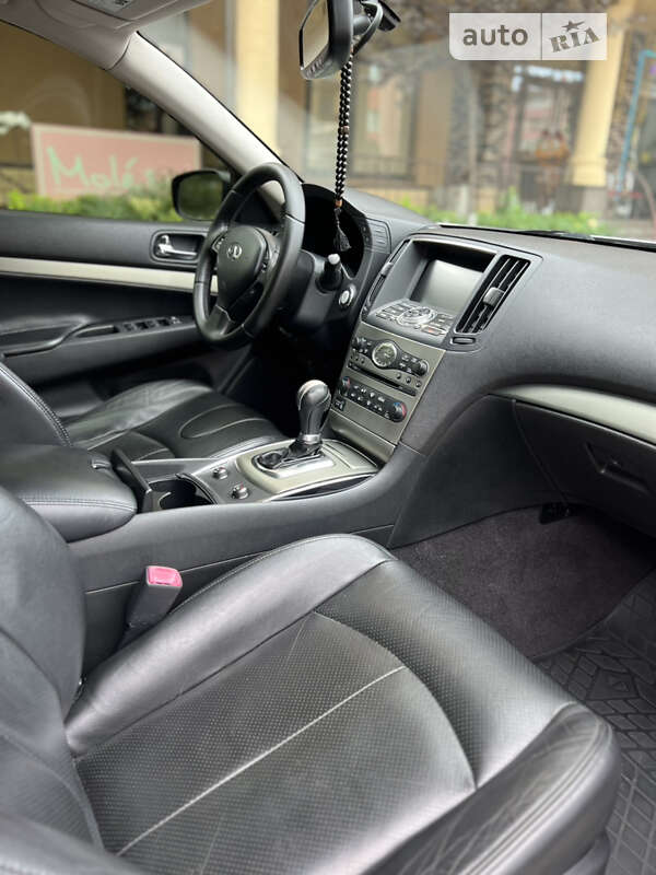Седан Infiniti G25 2011 в Києві