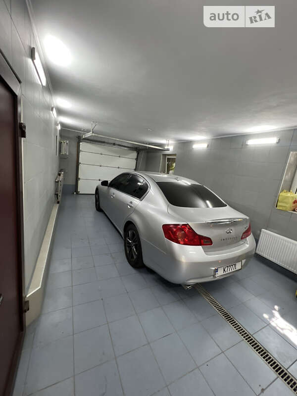 Седан Infiniti G25 2011 в Києві