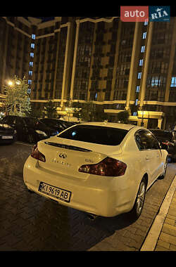 Седан Infiniti G25 2012 в Вишневом