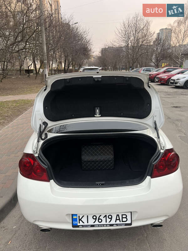 Седан Infiniti G25 2012 в Києві