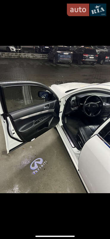 Седан Infiniti G25 2012 в Києві
