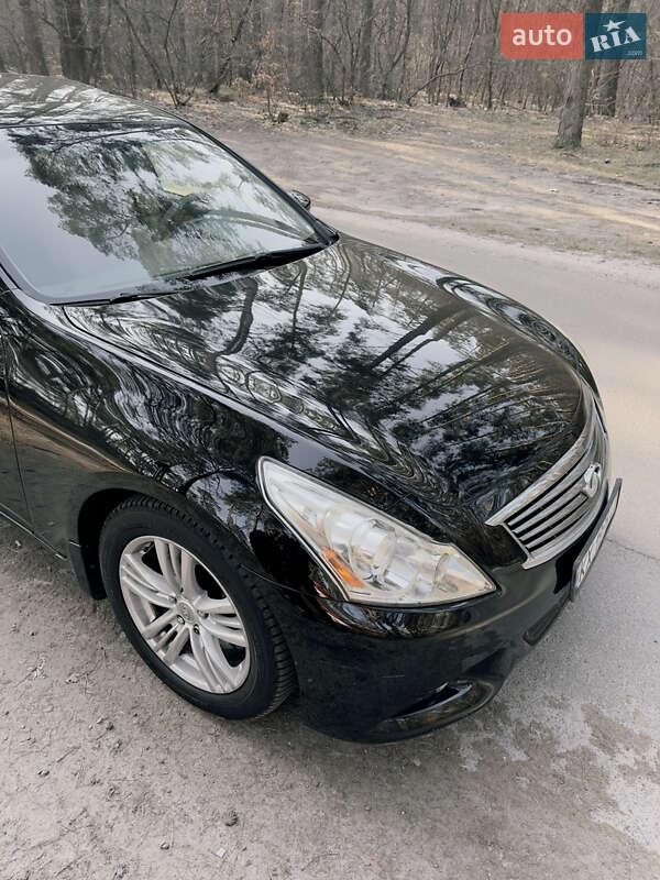 Седан Infiniti G25 2010 в Киеве