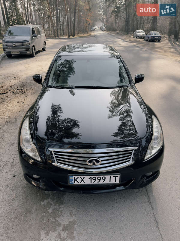 Седан Infiniti G25 2010 в Киеве