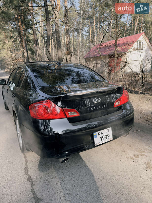 Седан Infiniti G25 2010 в Киеве