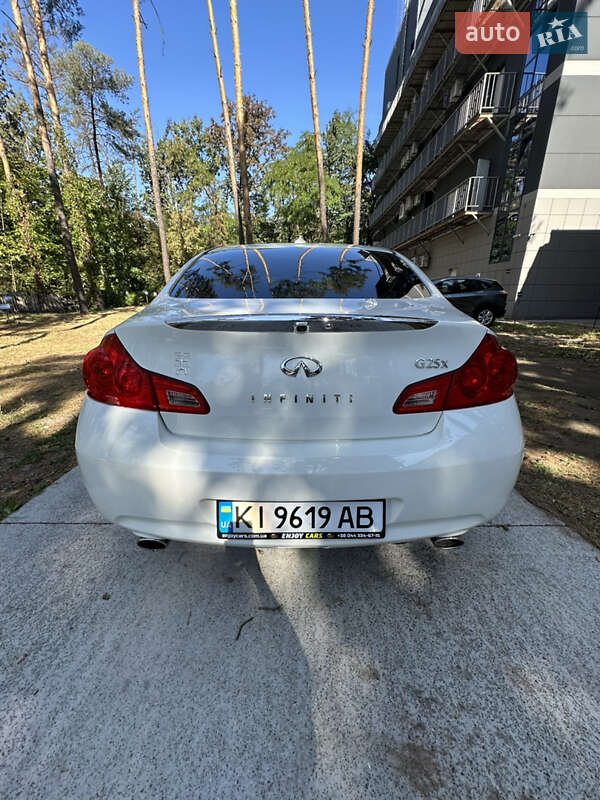 Седан Infiniti G25 2012 в Києві