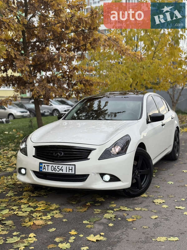 Седан Infiniti G25 2011 в Івано-Франківську