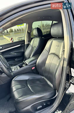 Седан Infiniti G25 2012 в 