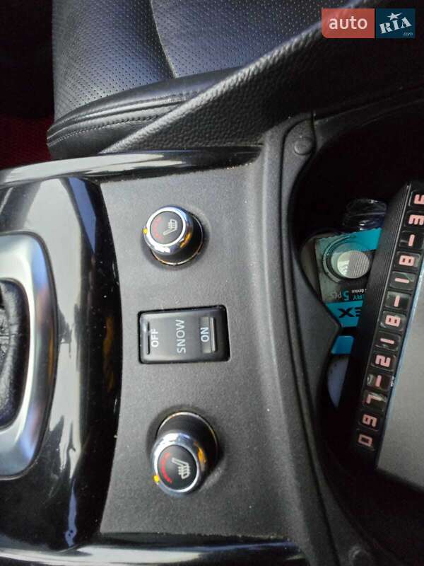 Седан Infiniti G25 2011 в Криховцах