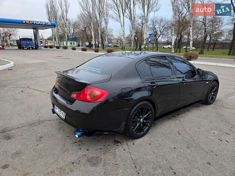 Седан Infiniti G25 2011 в Криховцах