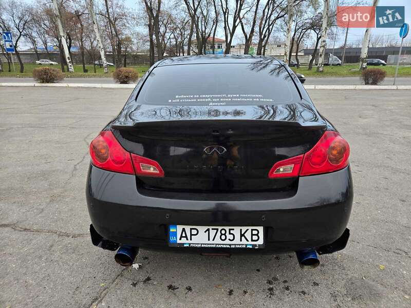 Седан Infiniti G25 2011 в Криховцах