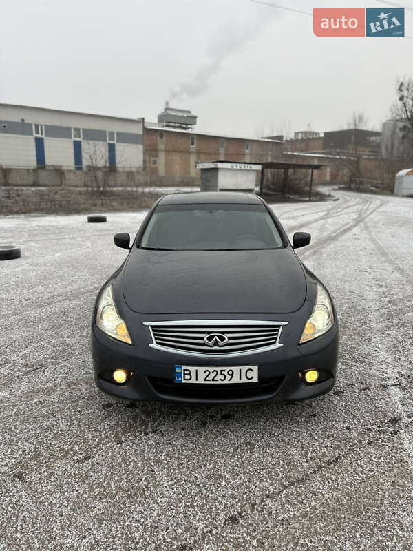 Седан Infiniti G25 2012 в Полтаві