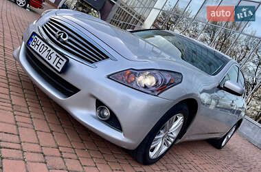 Седан Infiniti G25 2011 в 