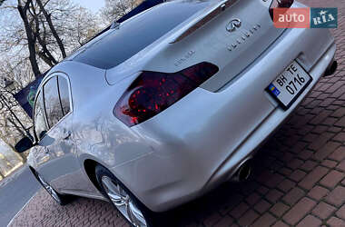 Седан Infiniti G25 2011 в 