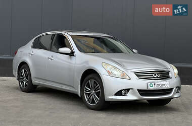 Седан Infiniti G25 2011 в 